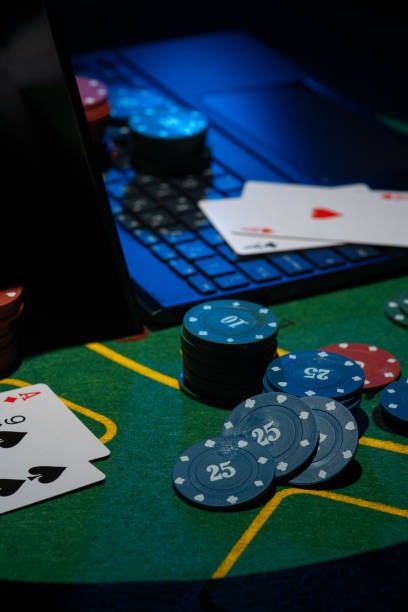 Betting interface and dealer cam split screen on maharaja188 table games